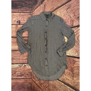 Forever 21 Black With White‎ Pin Stripes Long Sleeve Button up Blouse Size Small